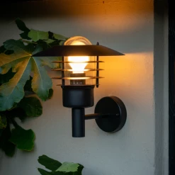 Dyberg Larsen Fanø Udendørs Væglampe -EL OG BELYSNING Butik unnamed file 1684