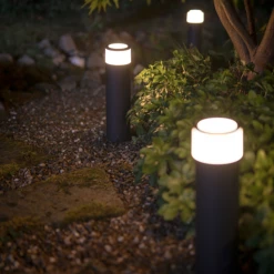 Philips Hue Calla Udendørs Piedestal Large LED -EL OG BELYSNING Butik unnamed file 2173