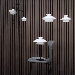 Dyberg Larsen Valby Opal Gulvlampe G9 Sort -EL OG BELYSNING Butik unnamed file 396