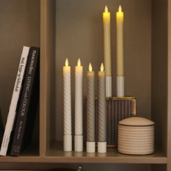 Sirius Sara Snoede Kronelys H25 Cm 2 Stk Grå -EL OG BELYSNING Butik unnamed file 840